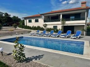 Family friendly house with a swimming pool Trget, Rasa - 23420
